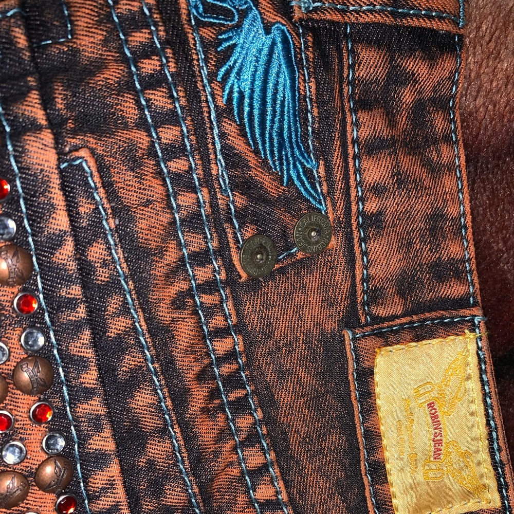 Robin’s Jean - Picture 3 of 5
